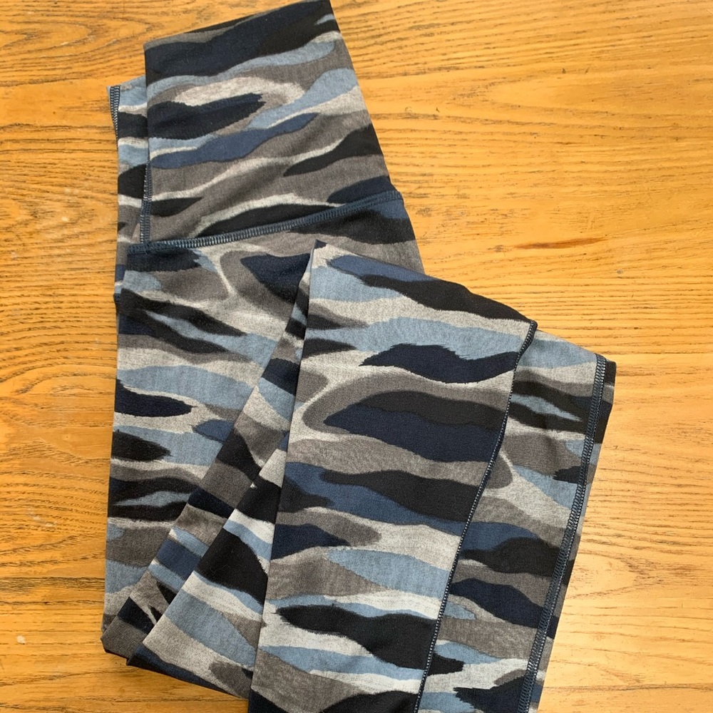 Lululemon Blue Camo Wunder Under Pant